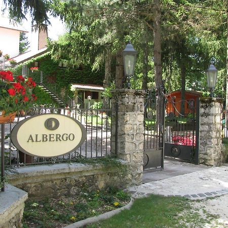 Lh Albergo Il Paradiso Pescasseroli Exterior photo