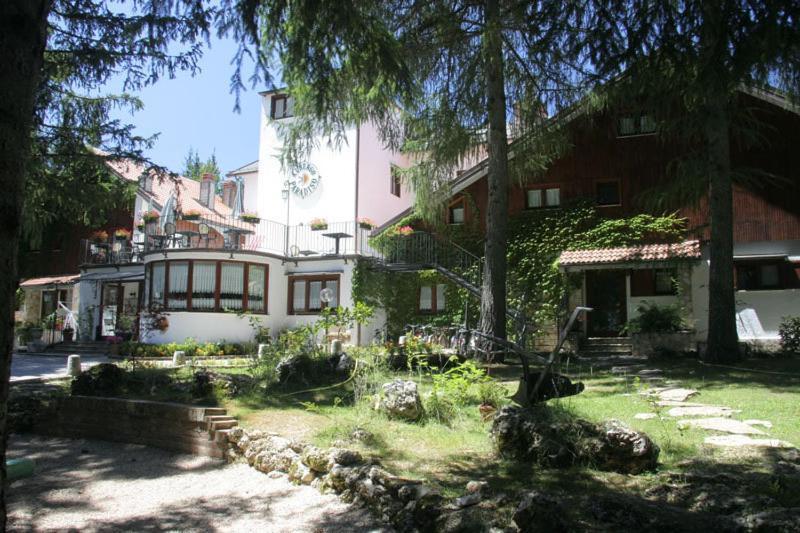 Lh Albergo Il Paradiso Pescasseroli Exterior photo